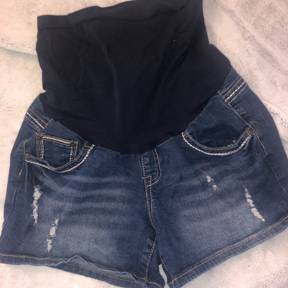 Motherhood Maternity shorts Size medium